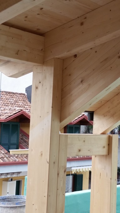 Realizzazione sottotetto abitabile in legno lamellare (383x680)